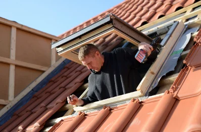 Pose de fenêtres de toit Velux à Ymonville